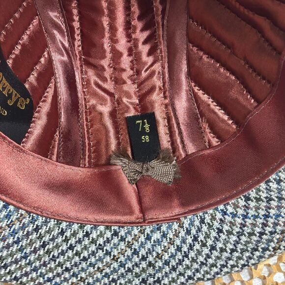Vintage Burberrys' Fedora | 100% Wool | Made in England | Size 7 1/8 (58) - Picture 9 of 9
